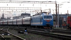 ЭП1М-640 с поездом №326 Новороссийск - Пермь