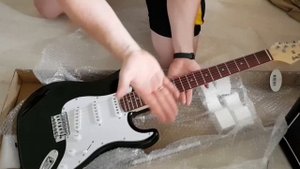 Вы ЭТО должны увидеть : Harley Benton ST 20 и HB 10G