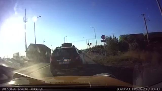 Придурок на переезде... смотреть онлайн