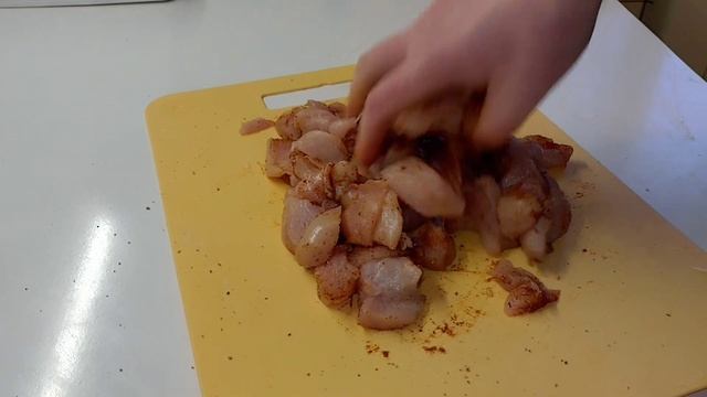 Куриные грудки в сливочном соусе с картофелем в духовке:) смотреть онлайн