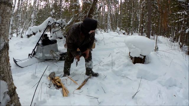 Мини снегоход поездка в лес, снятие капканов на соболя. смотреть онлайн