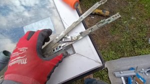 Установка б у фурнитуры на окно. Из maco и SIEGENIA собрать поворотно откидной комплект и установить