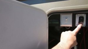 Кемпинг в горах с домом на колёсах.