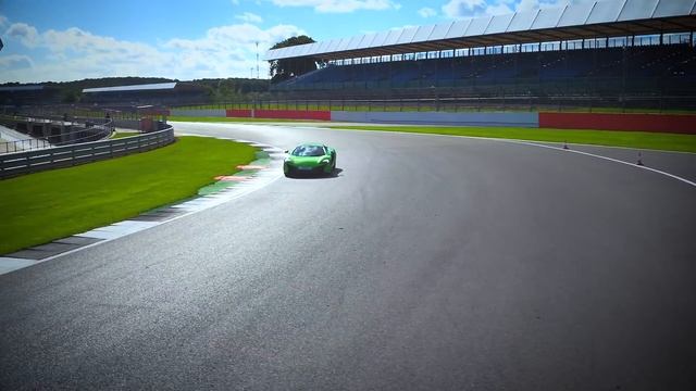 Pure McLaren Experience - A first taste of McLaren cars смотреть онлайн