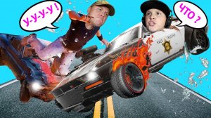 БЕЗУМНЫЕ Гонки на МАШИНЕ Шерифа и ПРЫЖОК из Салона АВТО в Flat Out 4