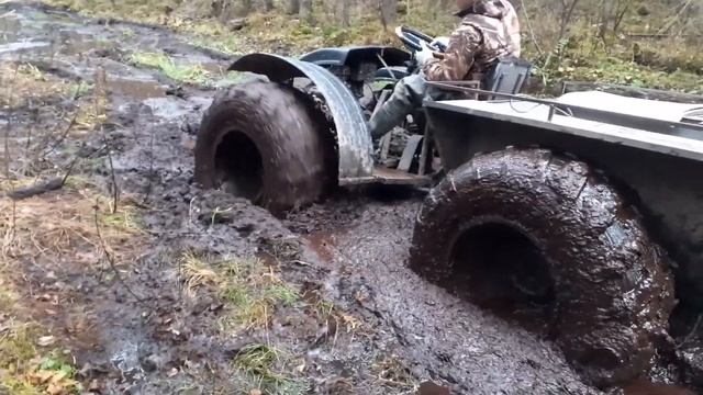Вездеход ЗИС-5 ЗАСТРЯЛ в болоте. смотреть онлайн
