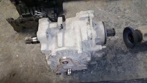 Volkswagen Tiguan 1.4tsi как снять раздатку. (ХИТРЫЙ ВИНТ)
