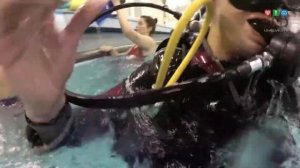 Аня и Катя! Пробное погружение в бассейне! Дайвинг LLD!