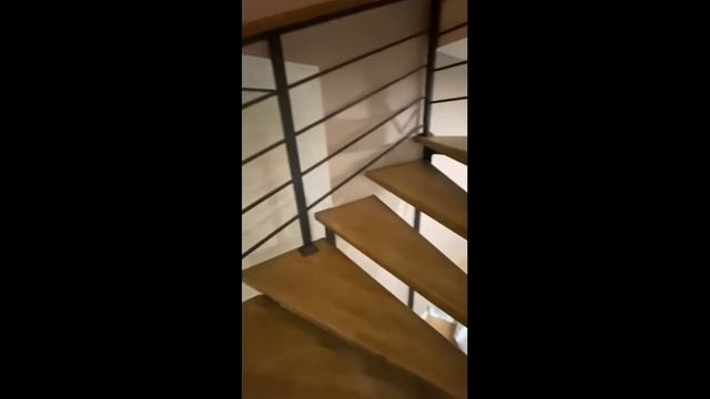Лестница на металлокаркасе