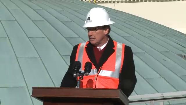 Започна реставрирането на купола на Капитолия смотреть онлайн