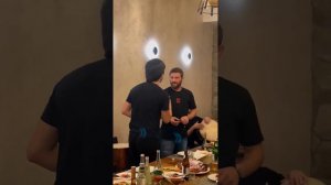 Осетино-грузинское застолье ● Грузинский певец Дито Кисишвили поет на грузинском и осетинском языка