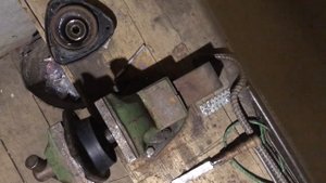 Ремонт опорника стойки Субару (замена подшипника)