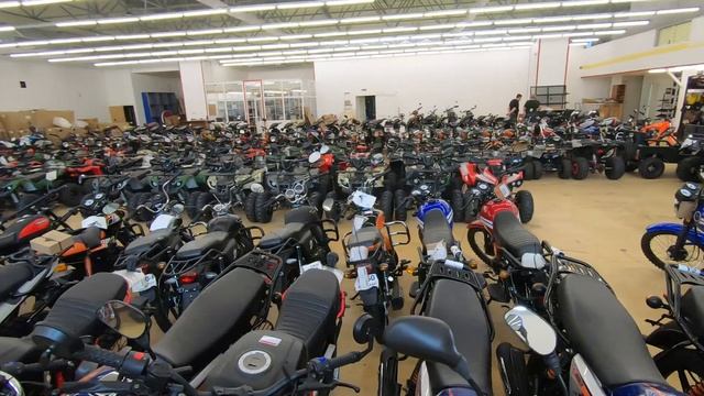 Мотосалон на Варшавке. A bike store in Moscow