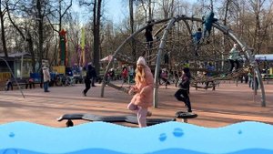 Единорог и Дима  дерутся на детской площадке