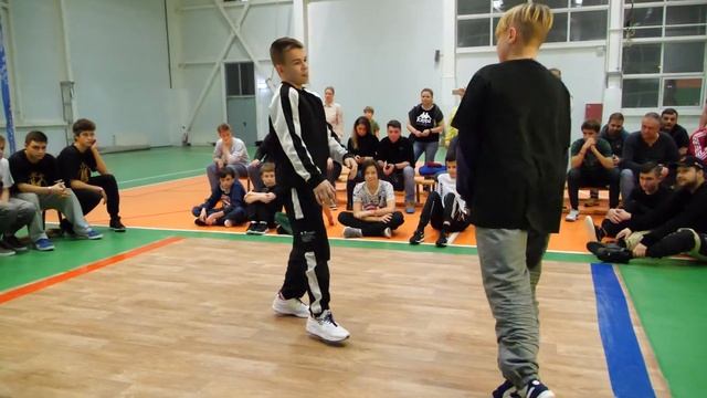 bboy I-Van vs Vlad top8 - брейкданс чемпионат г.Королев смотреть онлайн