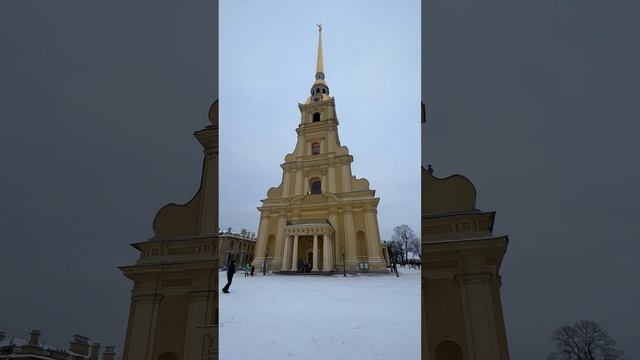 Петропа́вловский собо́р в Санкт-Петербурге в Петропавловской крепости, усыпальница императоров