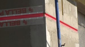 В минеральной вате Baswool ребята режут русты, технология Мокрого фасада