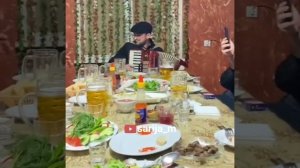 Весёлая компания друзей