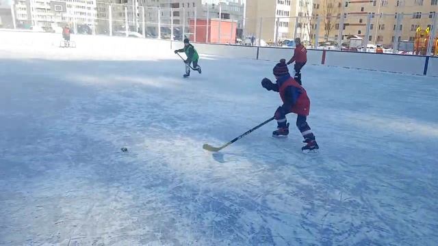 Дворовый хоккей 24.02.2018 смотреть онлайн