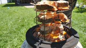 Показываю как приготовить шашлык из крупной щуки в тандыре на апельсинах.