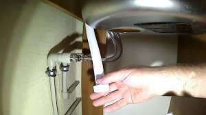 Замена кухонного слива с прямоугольным переливом. Не снимая раковины!