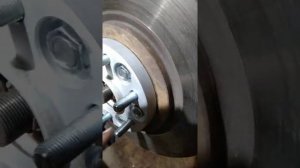 nissan pathfinder.установка 20 ступичных проставок,под 16 колёсные диски.