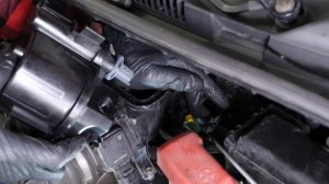 How to replace the diesel fuel filter Peugeot 107 1.4 HDI ⛽