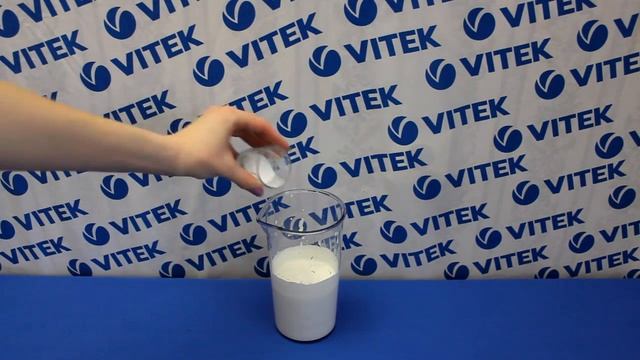 Рецепт приготовления десерта из клубники и сливочного крема в блендере VITEK VT-3414 W смотреть онлайн