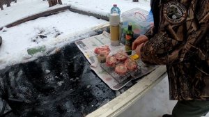 Свиные стейки на гриле Weber Q 1200.