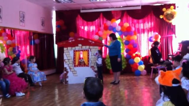 Сценка "Теремок" на утреннике у Дамели в Актау смотреть онлайн