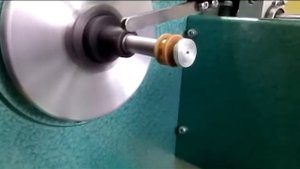 Намотка тонким проводом катушки с радиальными выводами.