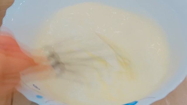 Просто беру СЫР и ЛАВАШ. Вкуснее и проще , чем хачапури.