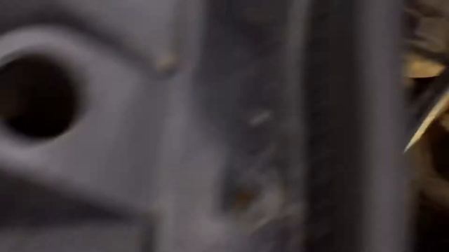 ЕГР клапан глушим , чистим! Промывка впускного коллектора на авто opel vivaro 1.9 смотреть онлайн