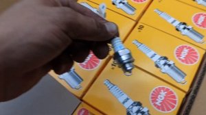 Оригинальные свечи NGK BPMR7A для бензопилы и мотокосы