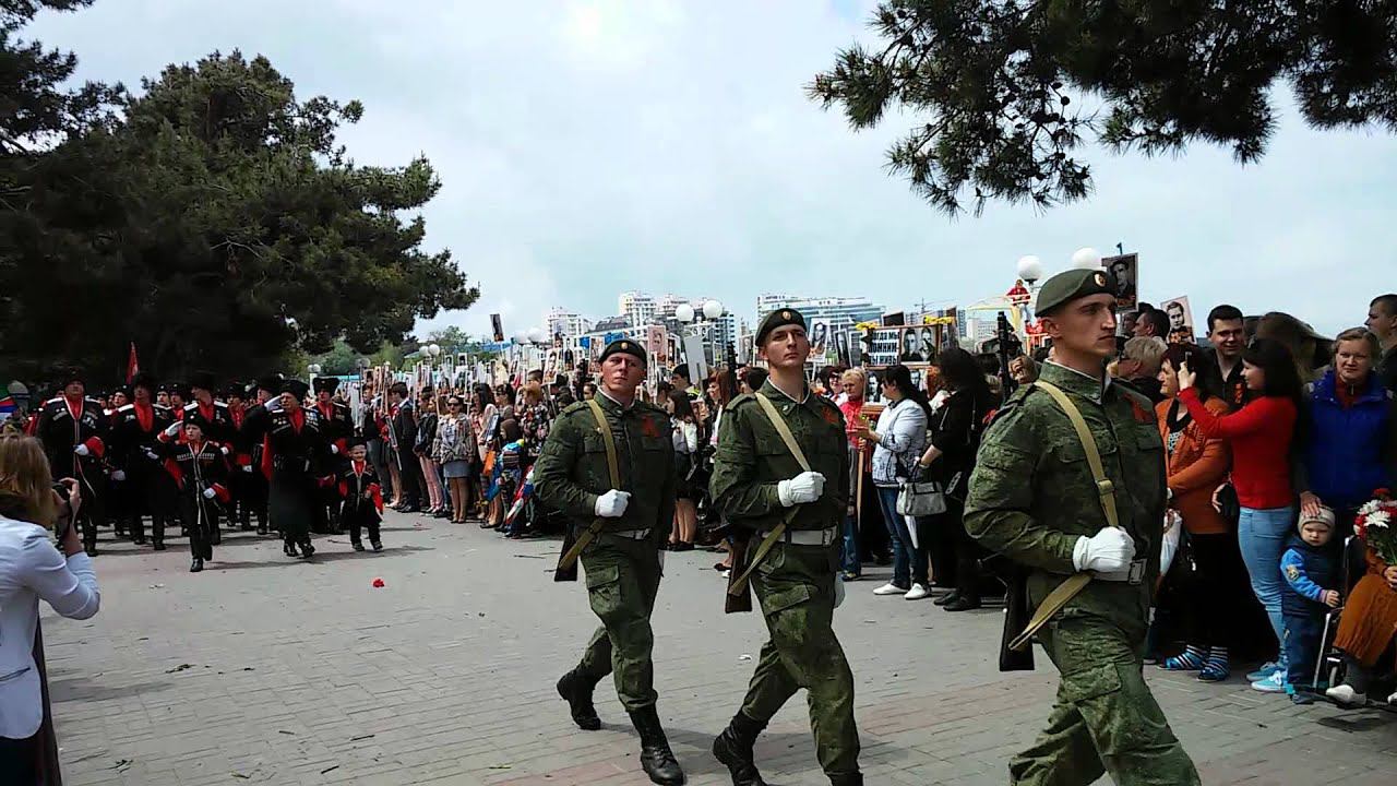 Геленджик - Парад ПОБЕДЫ (2015.05.09). Прохождение у Вечного огня смотреть онлайн