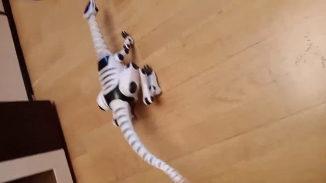 Робот динозавр WowWee смотреть онлайн