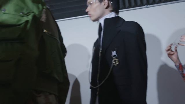 Gunna, Heron Preston, & Francesco Ragazzi Backstage at Palm Angels FW 19 смотреть онлайн