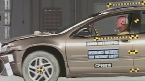 2000 Dodge Intrepid moderate overlap IIHS crash test