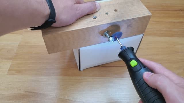 HAWKFORCE CM-8L Аккумуляторный гравер смотреть онлайн