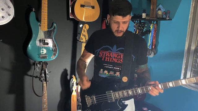 Motorhead - Ace Of Spades | Bass Cover смотреть онлайн