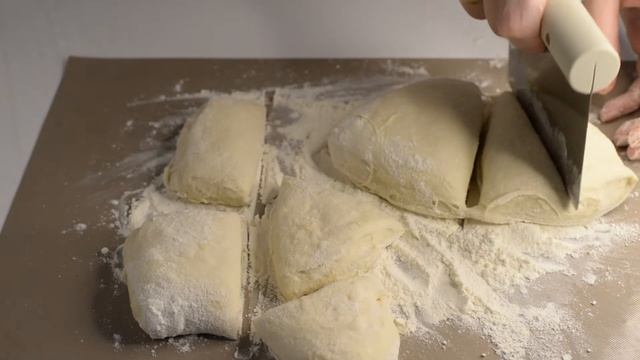 Самые быстрые чесночные булочки. Постные пампушки к борщу из дрожжевого теста смотреть онлайн