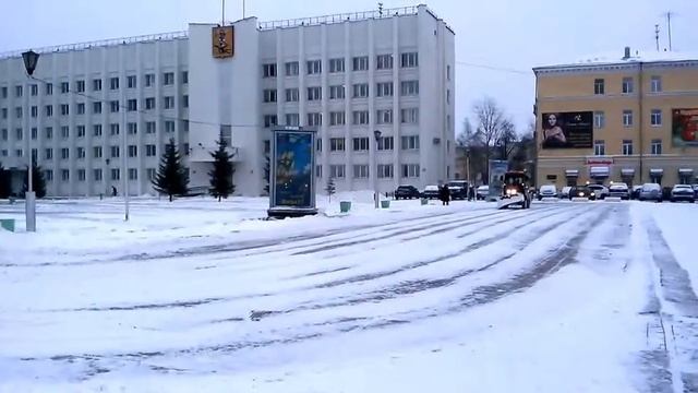 "Уборка снега перед зданием мэрии" смотреть онлайн