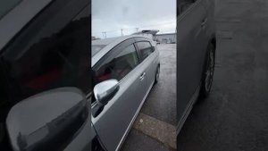 Тюнингованная Toyota Prius Alfa, обвес Modellista ?