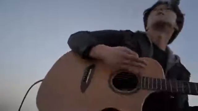 Кореец исполнил песню группы Кино *Виктор Цой* - Восьмиклассница смотреть онлайн