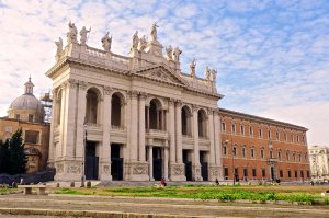 Сокровища Рима: Великая АрхиБазилика Сан-Джованни ин Латерано один из самых  прекрасных соборов мира