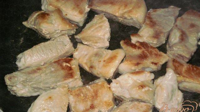 Свинина тушеная в сметанном соусе