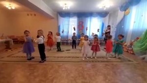 8 марта в садике у Кости - танцы