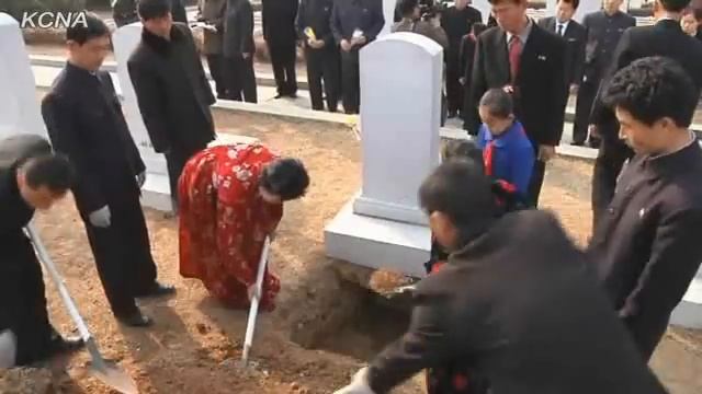 Похороны товарища Пак Тхэ Сона.flv смотреть онлайн