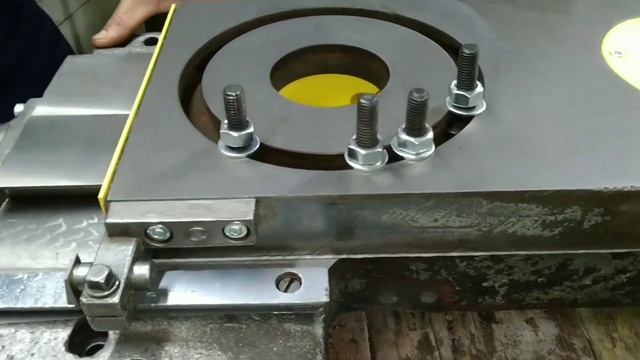 Суппортная группа и низ задней бабки 16к25 после ремонта . смотреть онлайн