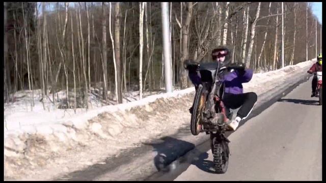 Стант на чертолёте под названием Тртртр 125 смотреть онлайн